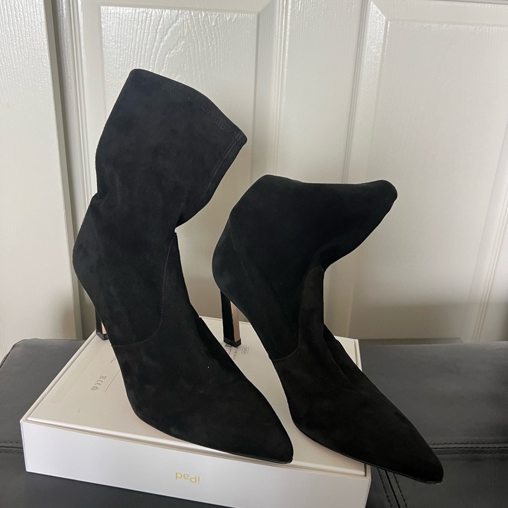 Stuart Weitzman Black Suede Heels miss match